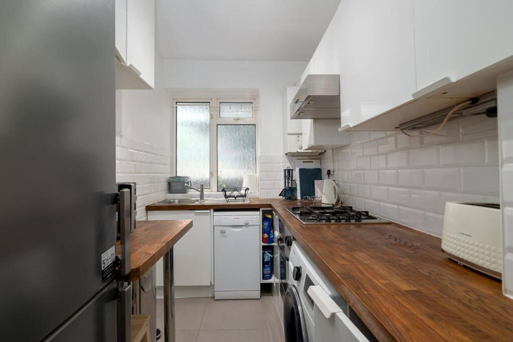 Stylish And Well Equipped Flat In Stockwell Apartment London Bagian luar foto