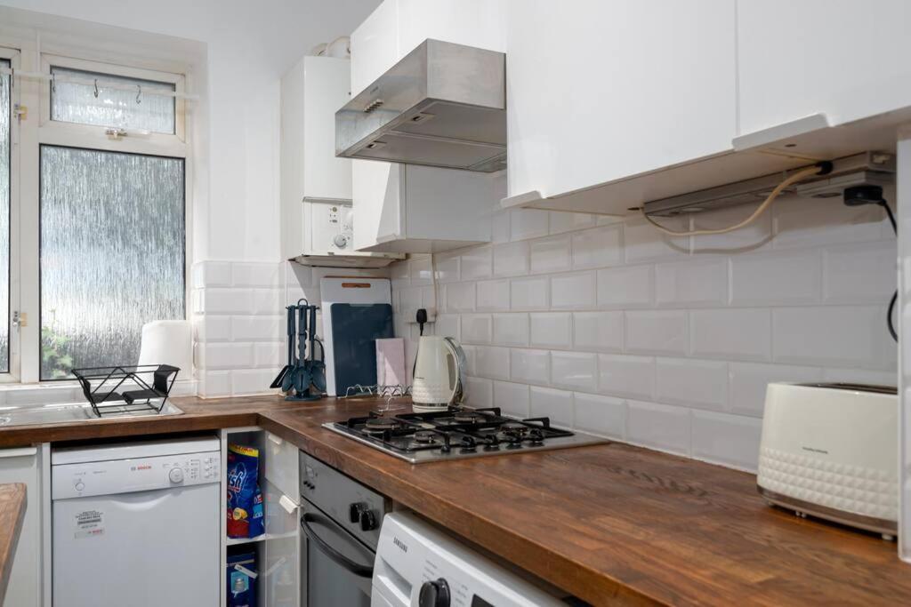 Stylish And Well Equipped Flat In Stockwell Apartment London Bagian luar foto