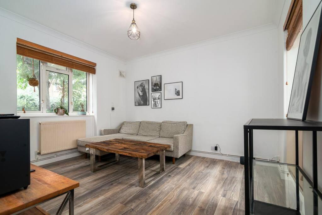 Stylish And Well Equipped Flat In Stockwell Apartment London Bagian luar foto