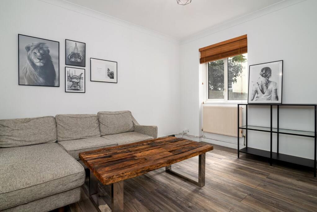 Stylish And Well Equipped Flat In Stockwell Apartment London Bagian luar foto