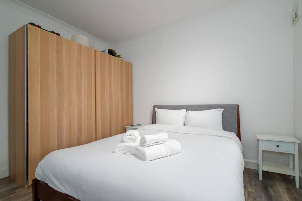 Stylish And Well Equipped Flat In Stockwell Apartment London Bagian luar foto