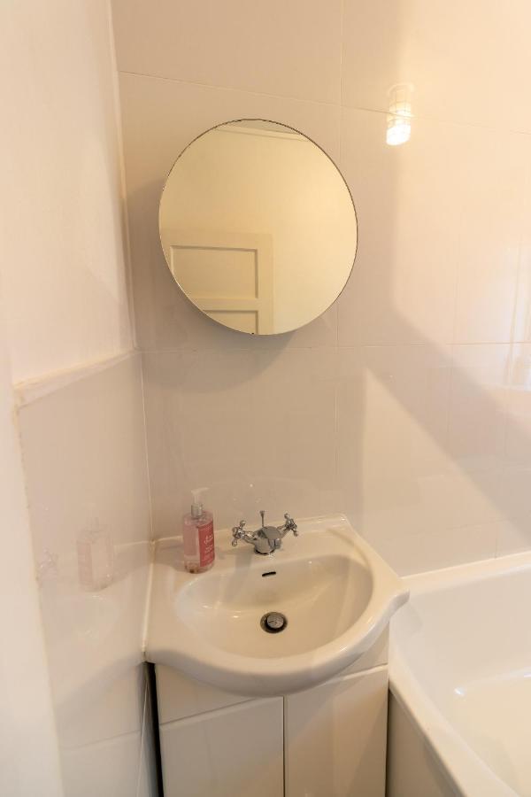Stylish And Well Equipped Flat In Stockwell Apartment London Bagian luar foto